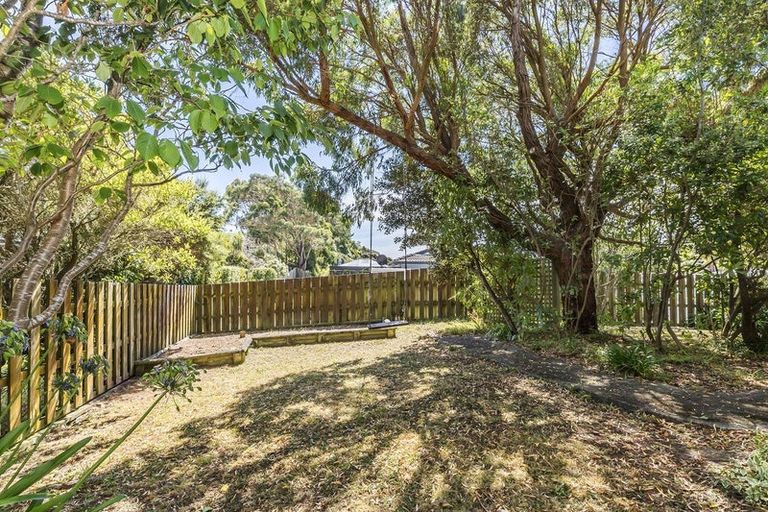 Photo of property in 21a Omapere Street, Whitby, Porirua, 5024