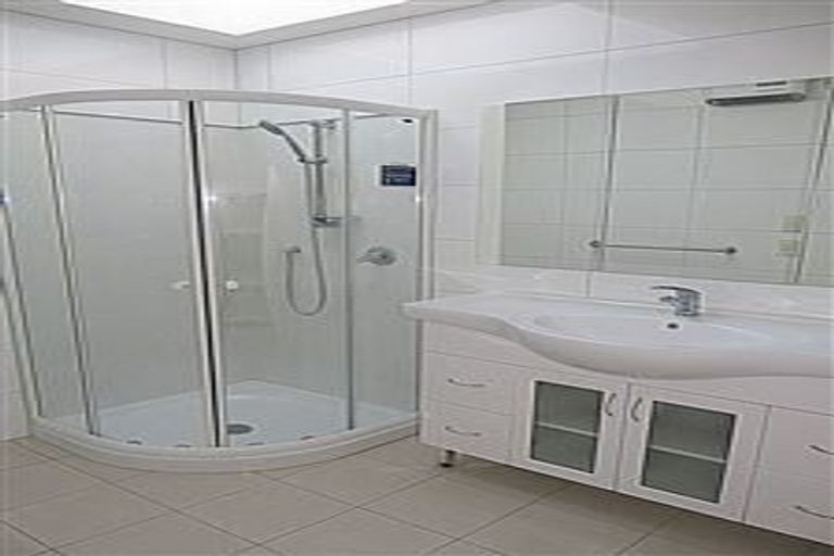 Photo of property in 3/32 Picton Avenue, Riccarton, Christchurch, 8011