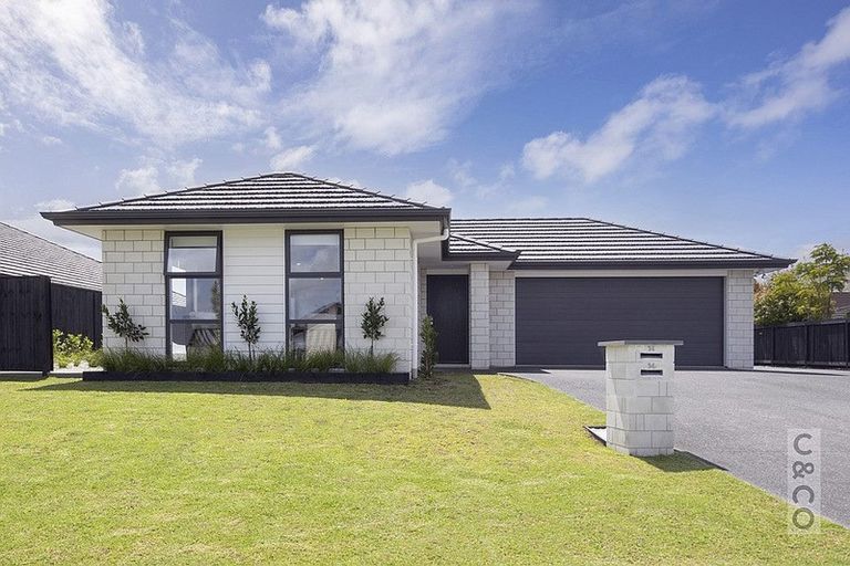 Photo of property in 14 Kelly Road, Riverhead, 0820