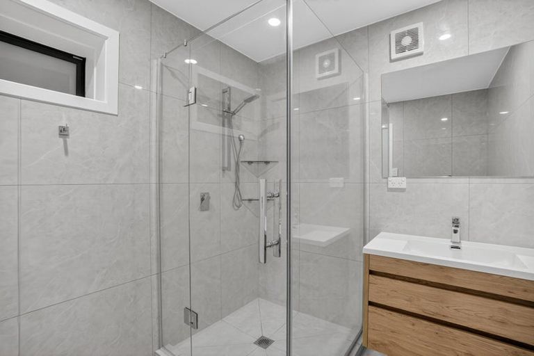 Photo of property in 17 Topliss Drive, Northcross, Auckland, 0632