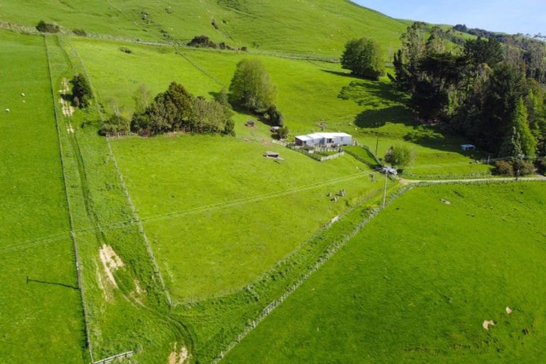 Photo of property in 38 Titoki Road, Waikanae Beach, Waikanae, 5036