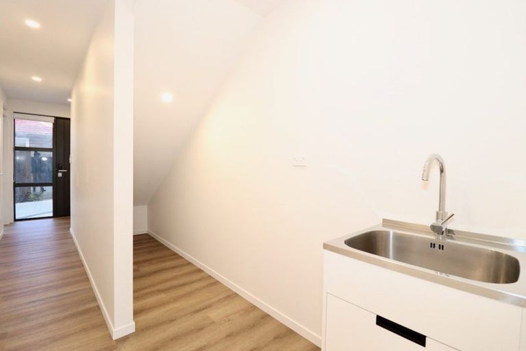 Photo of property in 3b Wilbur Place, Pakuranga Heights, Auckland, 2010