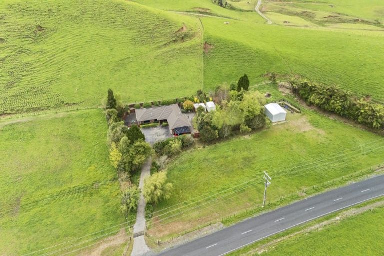 Photo of property in 863 Tarata Road, Kaimata, Inglewood, 4387