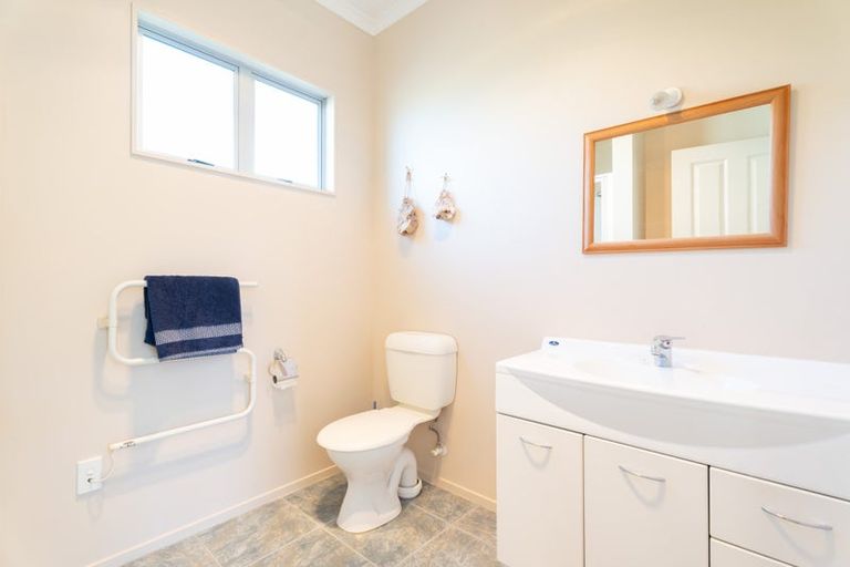 Photo of property in 2 Sandybrow, Churton Park, Wellington, 6037