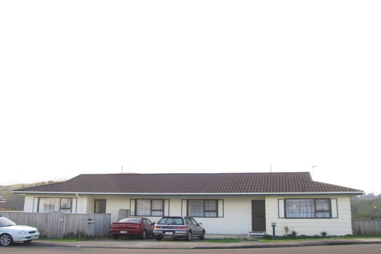 Photo of property in 41b Sunhaven Drive, Newlands, Wellington, 6037