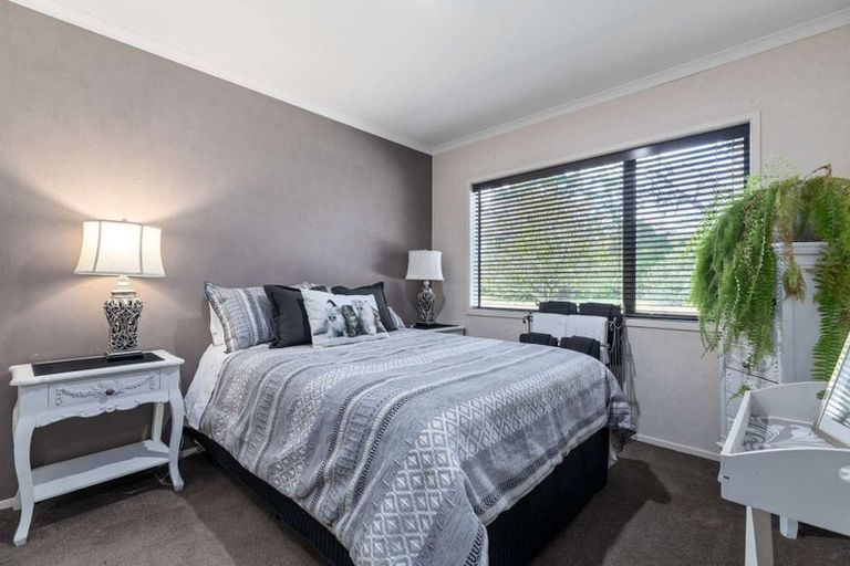 Photo of property in 8 Millbrook Drive, Waiuku, 2683