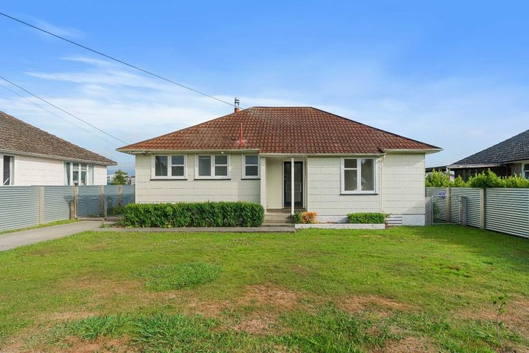 Photo of property in 162 Cole Street, Masterton, 5810