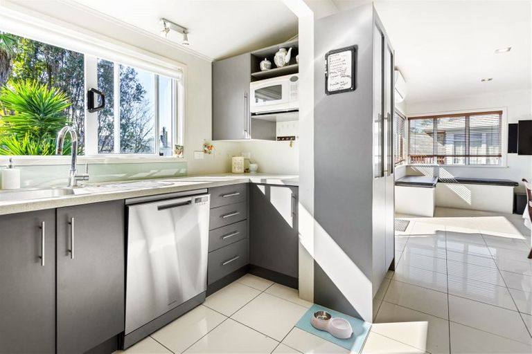 Photo of property in 53 Taikata Road, Te Atatu Peninsula, Auckland, 0610