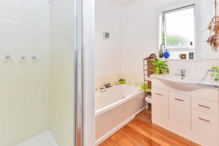 Photo of property in 12 Harper Street, Papakura, 2110