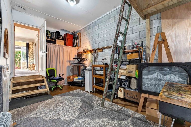 Photo of property in 8 Omata Road, Westown, New Plymouth, 4310