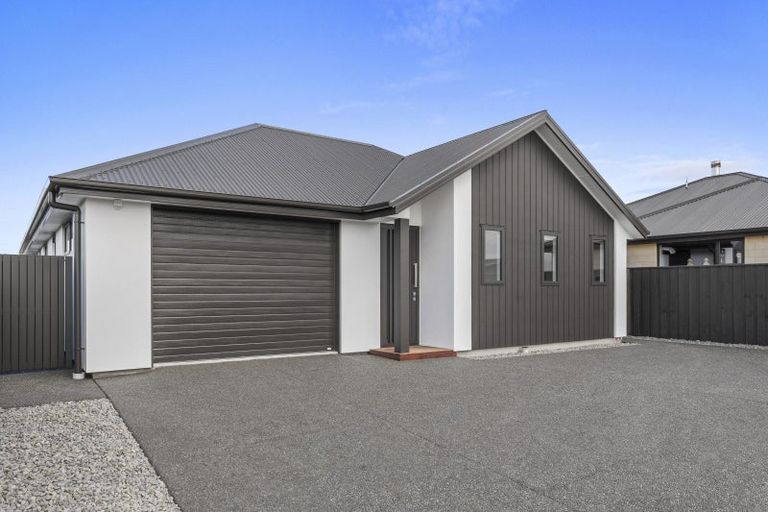 Photo of property in 3 Livingstone Place, Rangiora, 7400