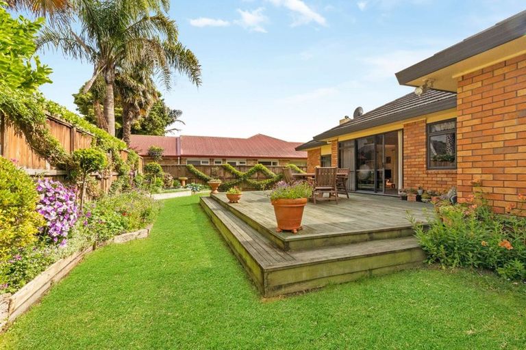 Photo of property in 13 Chesterfield Place, Rototuna, Hamilton, 3210