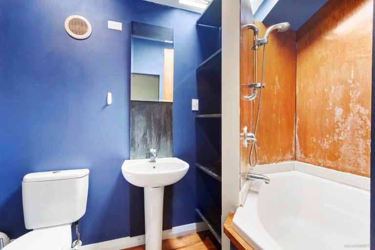 Photo of property in 46a Eskdale Road, Birkdale, Auckland, 0626