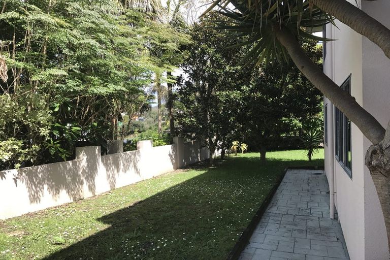 Photo of property in 2 Horizon Way, West Harbour, Auckland, 0618