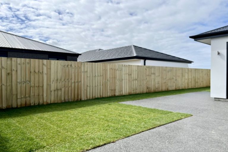 Photo of property in 37 Rita Angus Road, Belfast, 8051