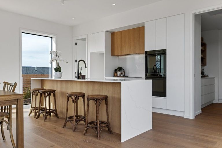 Photo of property in 11 Stoneleigh Drive, Wanaka, 9305