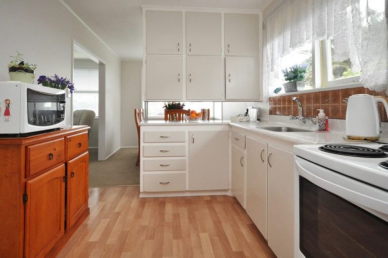 Photo of property in 12 Tinkler Place, Favona, Auckland, 2024