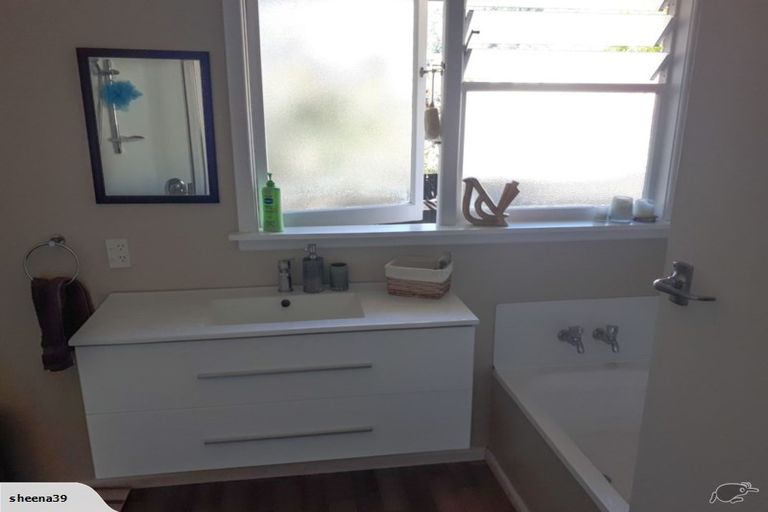 Photo of property in 16 Lascelles Street, Saint Martins, Christchurch, 8022