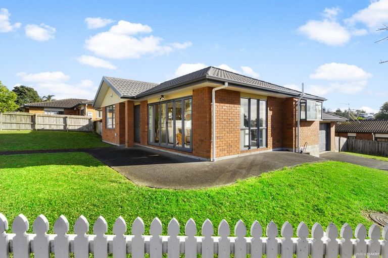 Photo of property in 1 Northridge Terrace, Massey, Auckland, 0614