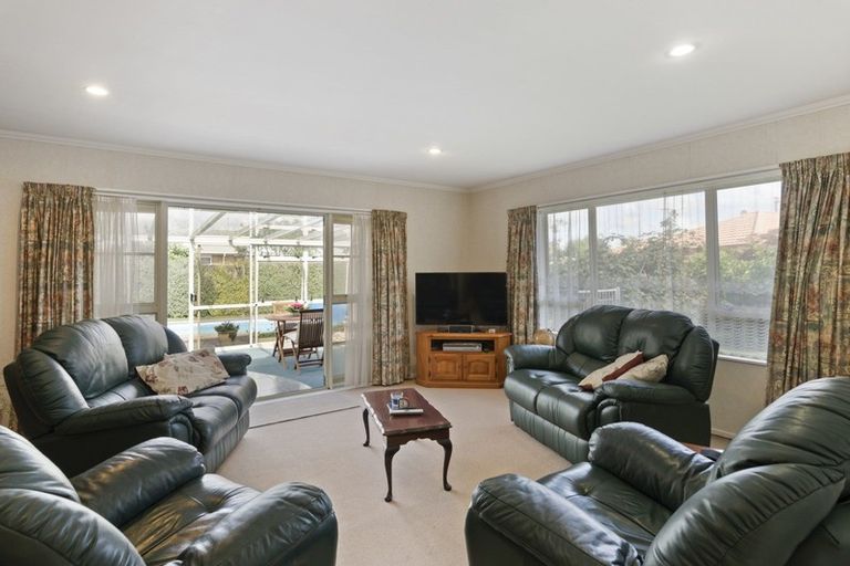 Photo of property in 12 Gimblett Court, Levin, 5510