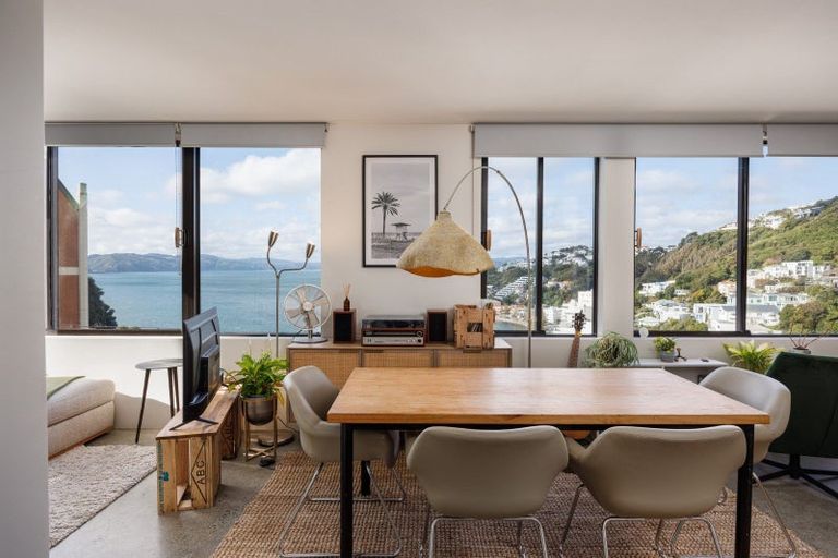 Photo of property in 2f5 Oriental Terrace, Mount Victoria, Wellington, 6011