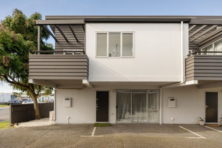 Photo of property in 1/10 Enterprise Drive, Papamoa Beach, Papamoa, 3118