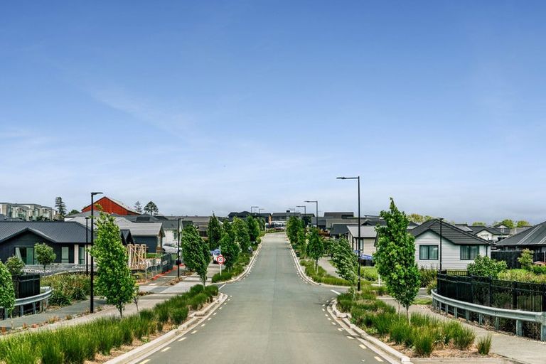 Photo of property in 17 Tumuaki Road, Paerata, 2124
