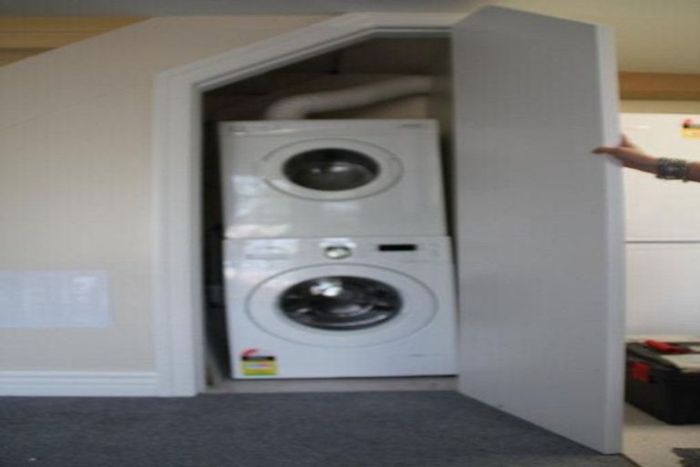 Photo of property in Rosemere Backpackers, 6 Macdonald Crescent, Te Aro, Wellington, 6011