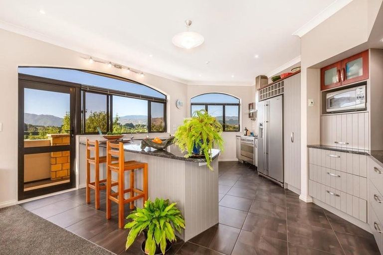Photo of property in 5 Shearwater Rise, Paraparaumu Beach, Paraparaumu, 5032