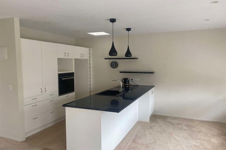 Photo of property in 5i The Esplanade, Eastern Beach, Auckland, 2012