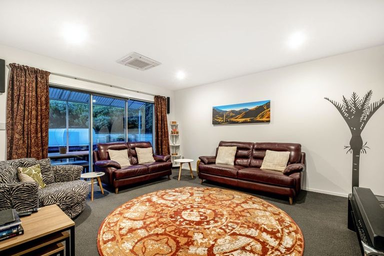 Photo of property in 98 Aotea Drive, Aotea, Porirua, 5024