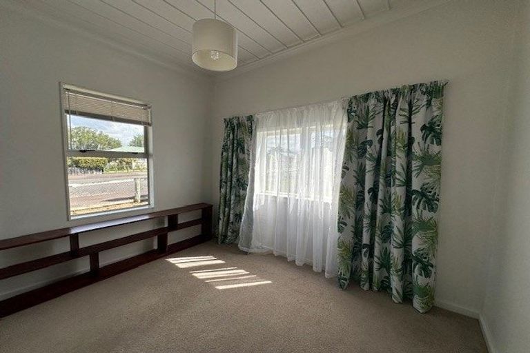Photo of property in 19 London Street, Dannevirke, 4930