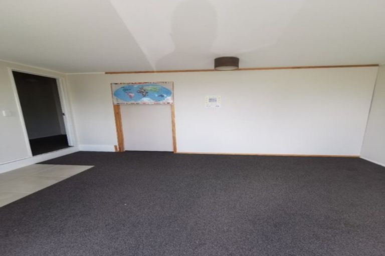 Photo of property in 108e Colwill Road, Massey, Auckland, 0614