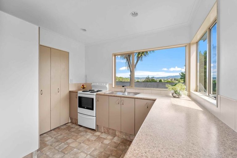 Photo of property in 38 Donovan Avenue, Massey, Auckland, 0614