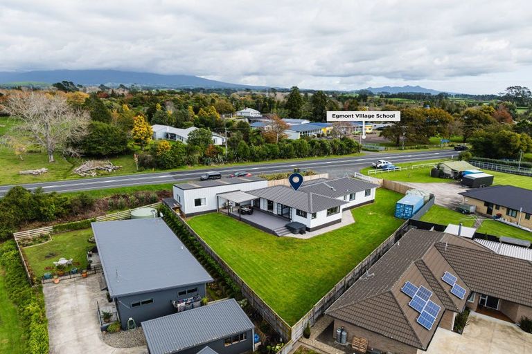 Photo of property in 1057 Junction Road, Egmont Village, New Plymouth, 4372