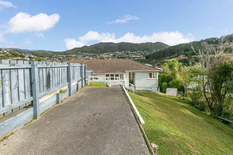Photo of property in 42 Victory Avenue, Karori, Wellington, 6012