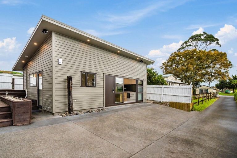 Photo of property in 456 West Coast Road, Glen Eden, Auckland, 0602