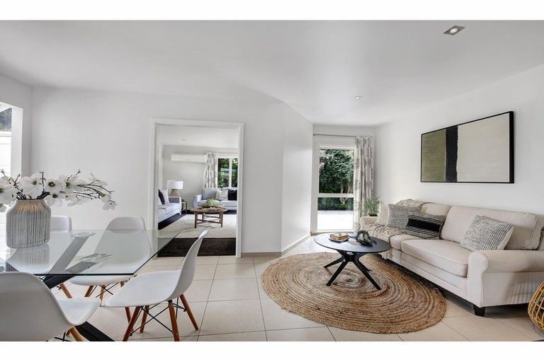 Photo of property in 56 Greendale Avenue, Avonhead, Christchurch, 8042