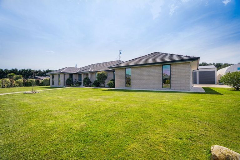 Photo of property in 52 Garth Road, Levin, 5571