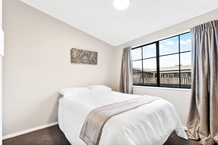 Photo of property in 19 Crampton Court, Orewa, 0931