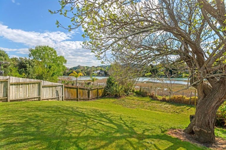 Photo of property in 285 Aberdeen Road, Gisborne, 4010