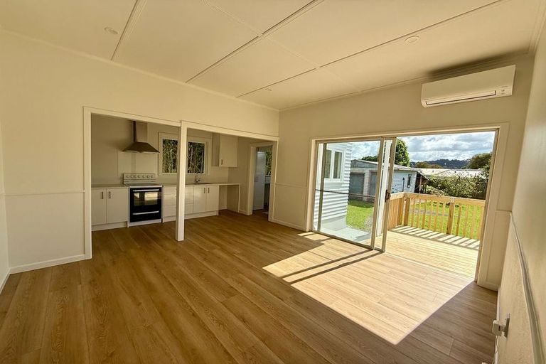 Photo of property in 212 Beach Haven Road, Beach Haven, Auckland, 0626