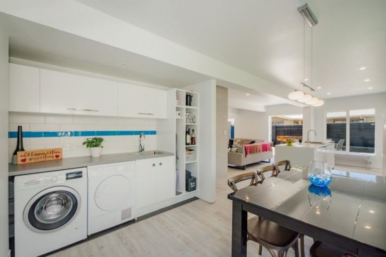 Photo of property in 7a Lesley Grove, Waikanae, 5036