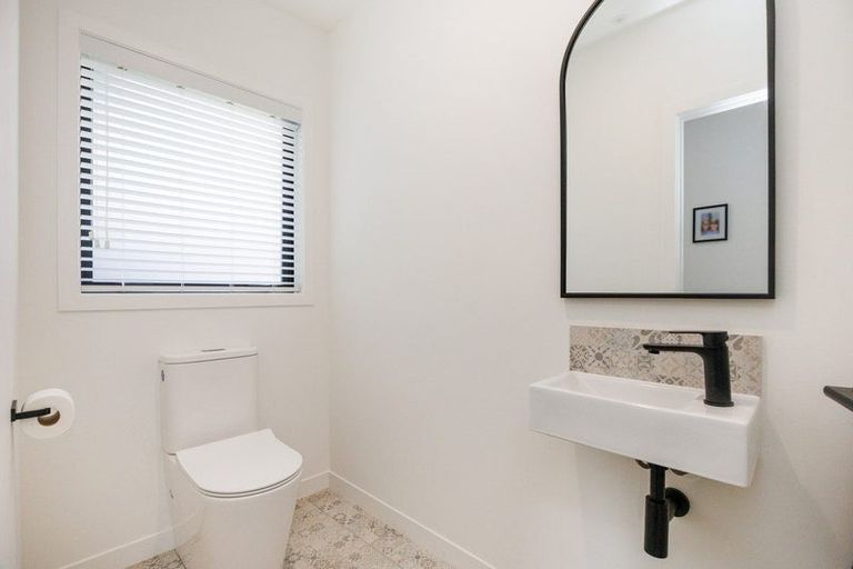 Photo of property in 2 Mataki Lane, Halcombe, 4779
