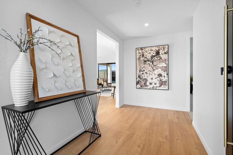 Photo of property in 14a Rose Leigh Drive, Cambridge, 3434