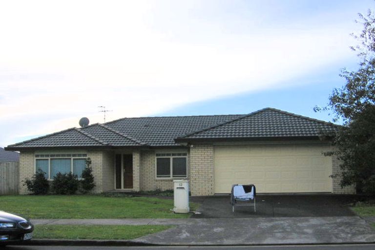 Photo of property in 12 Ridgefield Lane, East Tamaki Heights, Auckland, 2016