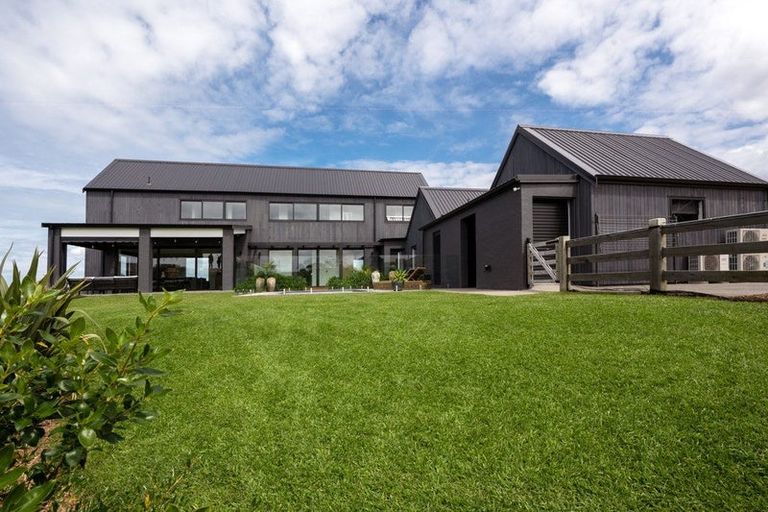 Photo of property in 9 Ridgelea Road, Long Bay, 0792