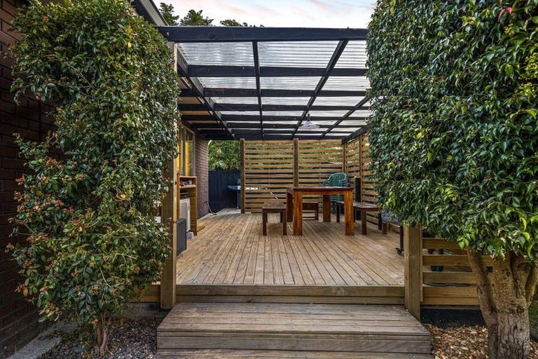 Photo of property in 160 Colwill Road, Massey, Auckland, 0614