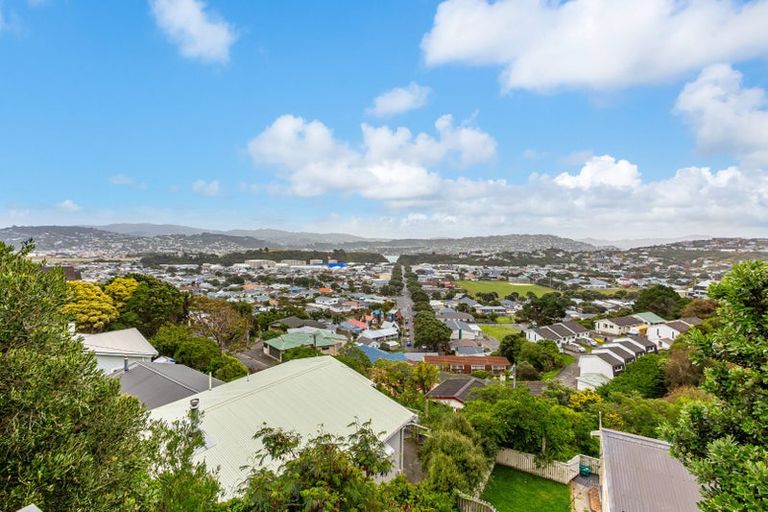Photo of property in 124 Townsend Road, Miramar, Wellington, 6022