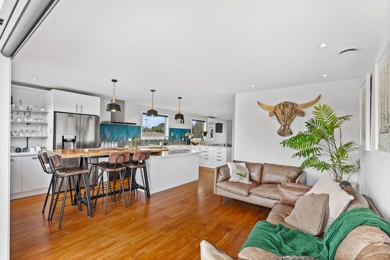 Photo of property in 5 Tainui Street, Torbay, Auckland, 0630